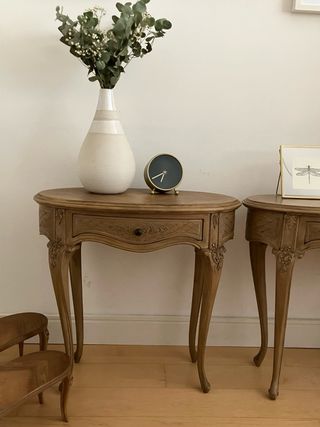 Mesitas antiguas restauradas