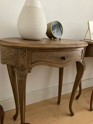 Mesitas antiguas restauradas