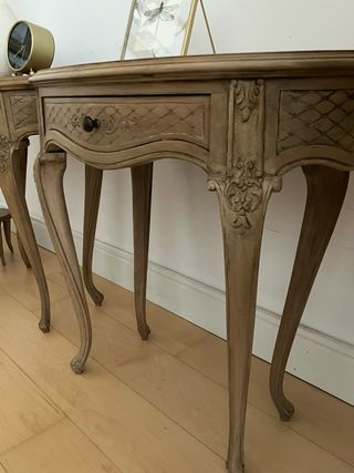 Mesitas antiguas restauradas