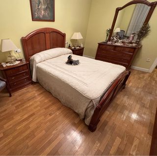 Dormitorio completo madera con muy poco uso.