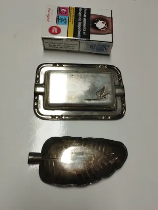 2 Ceniceros y bandeja vintage Alpaca