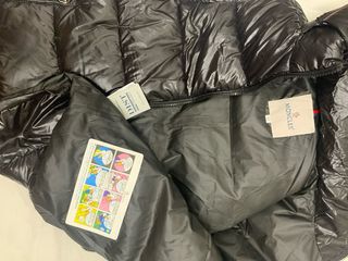 Chaqueta Moncler Negra con Capucha