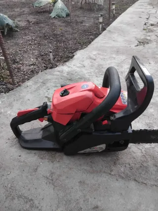 Motosierra de gasolina