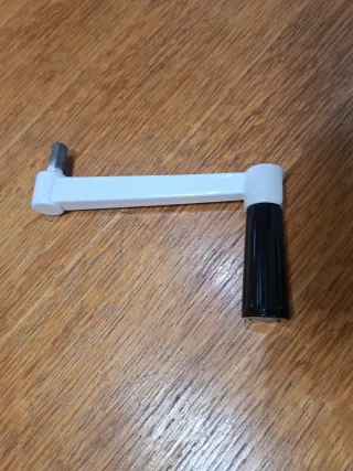 Manivela para persiana blanca y negra