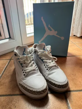 Air Jordan 3 UNC Taglia 44 Box