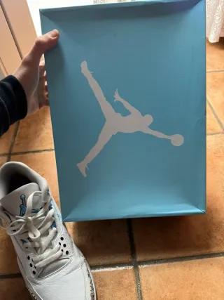 Air Jordan 3 UNC Taglia 44 Box