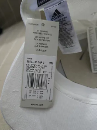 Gorra Adidas Blanca con Rayas Negras