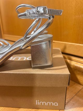 Tacones plateados Limma