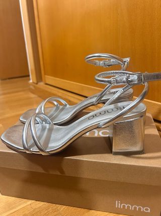 Tacones plateados Limma