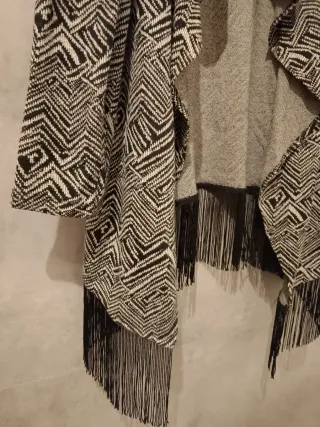 Mantella con frange beige e marrone taglia unica