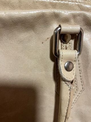 Bolso de piel beige