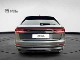 AUDI Q8 60 TFSIe 340kW Black Line Pl quattro tip