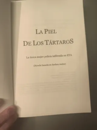 LA PIEL DE LOS TÁRTAROS: La única policía infil...