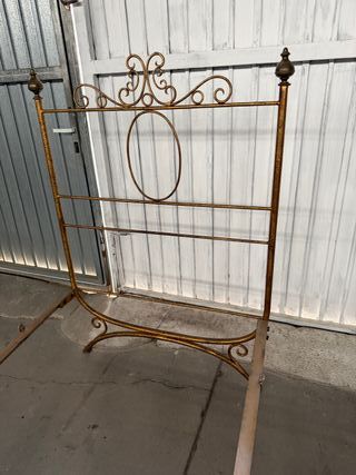 Estructura Cama Metal Dorada forja