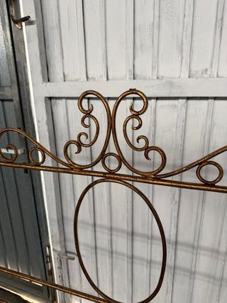 Estructura Cama Metal Dorada forja