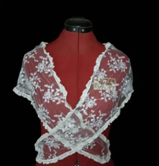 Últimos peinadores adulta en blanco y beige