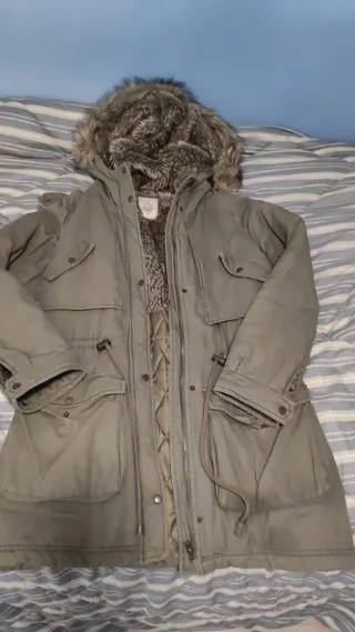 Abrigo mujer talla S con capucha