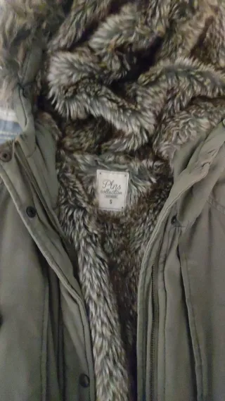 Abrigo mujer talla S con capucha