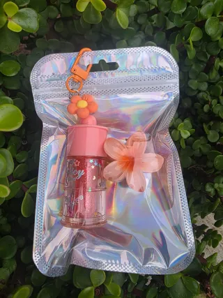 Bolsita de maquillaje con llavero