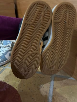 Scarpe Adidas nere e bianche