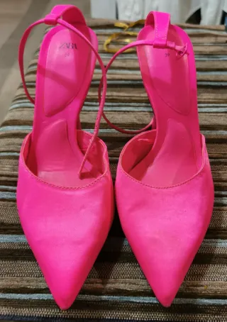 Zapatos de tacón Zara satén fucsia talla 39