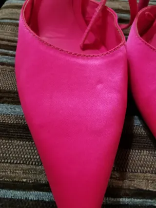 Zapatos de tacón Zara satén fucsia talla 39