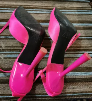 Zapatos de tacón Zara satén fucsia talla 39