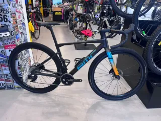 Bicicleta BMC Gravel Kaius 01 Two AXS.