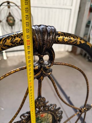 Cama forja antigua decorada