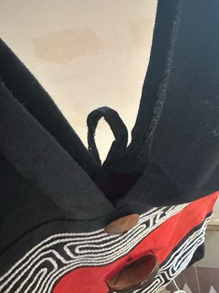 Bolso hippie negro y rojo