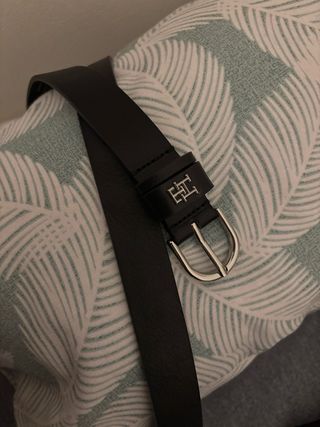Cintura Tommy Hilfiger nera con fibbia argento