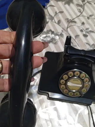 Telefono antico nero