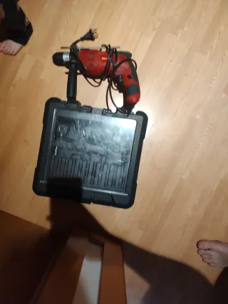 Taladro percutor Einhell TC-ID 1000 Kit