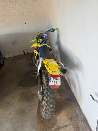 Suzuki RMZ 450 Enduro Moto