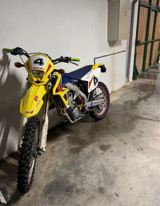 Suzuki RMZ 450 Enduro Moto