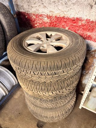 4 Llantas Mitsubishi 7x16ET38 + 4 Neumáticos
