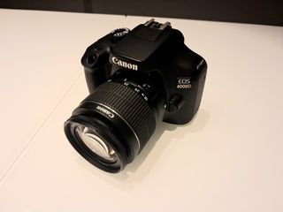 Cámara Canon EOS 4000D lista para usar