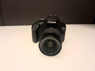 Cámara Canon EOS 4000D lista para usar