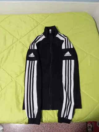 Chaqueta deportiva Adidas Negra y Blanca