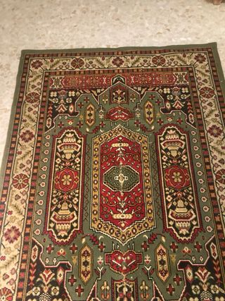 Alfombra estilo étnico lana verde y roja