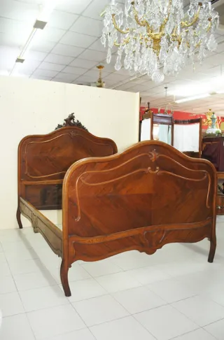 Antigua cama Luis XV