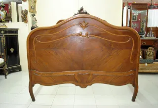 Antigua cama Luis XV