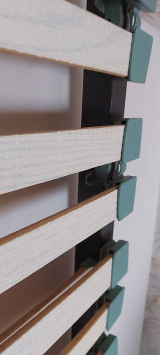 Tablas somier madera de 72,5 cm y soportes.