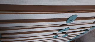 Tablas somier madera de 72,5 cm y soportes.