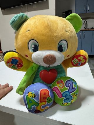 Osito Julián Abraza y Aprende