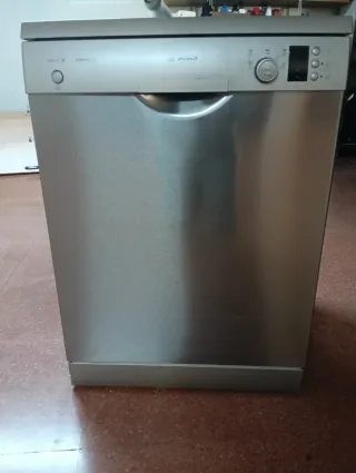 Lavavajillas Bosch 2021 con tres años de uso