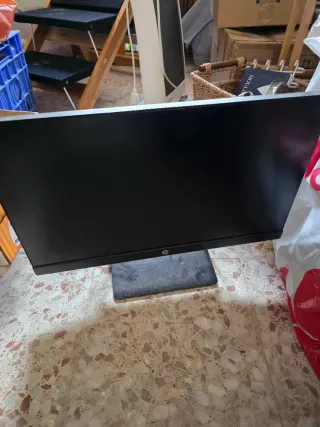 Monitor Samsung Negro y Rojo