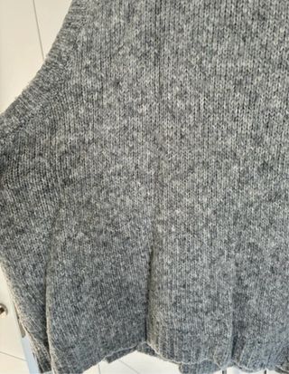 Jersey sin mangas cuello alto gris