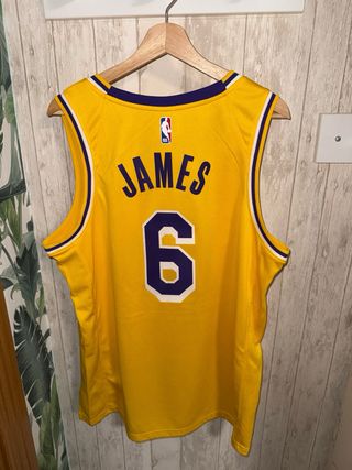 Camiseta Lakers 6 Nike Talla L