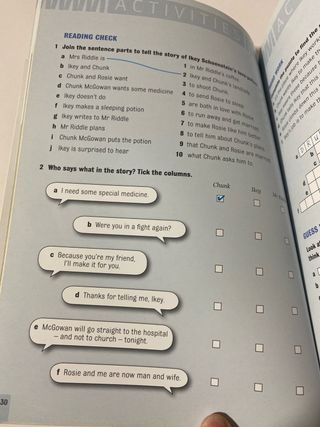 Dominoes, New Edition: Level 2: 700-Word Vocabu...